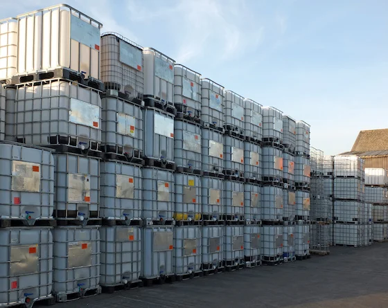 How to Safely and Efficiently Transport Liquid Products